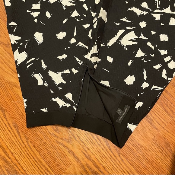 Black and white Banana Republic midi skirt - Picture 3 of 5